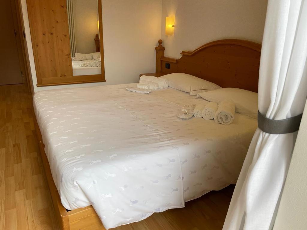 Hotel La Perla Andalo Bagian luar foto