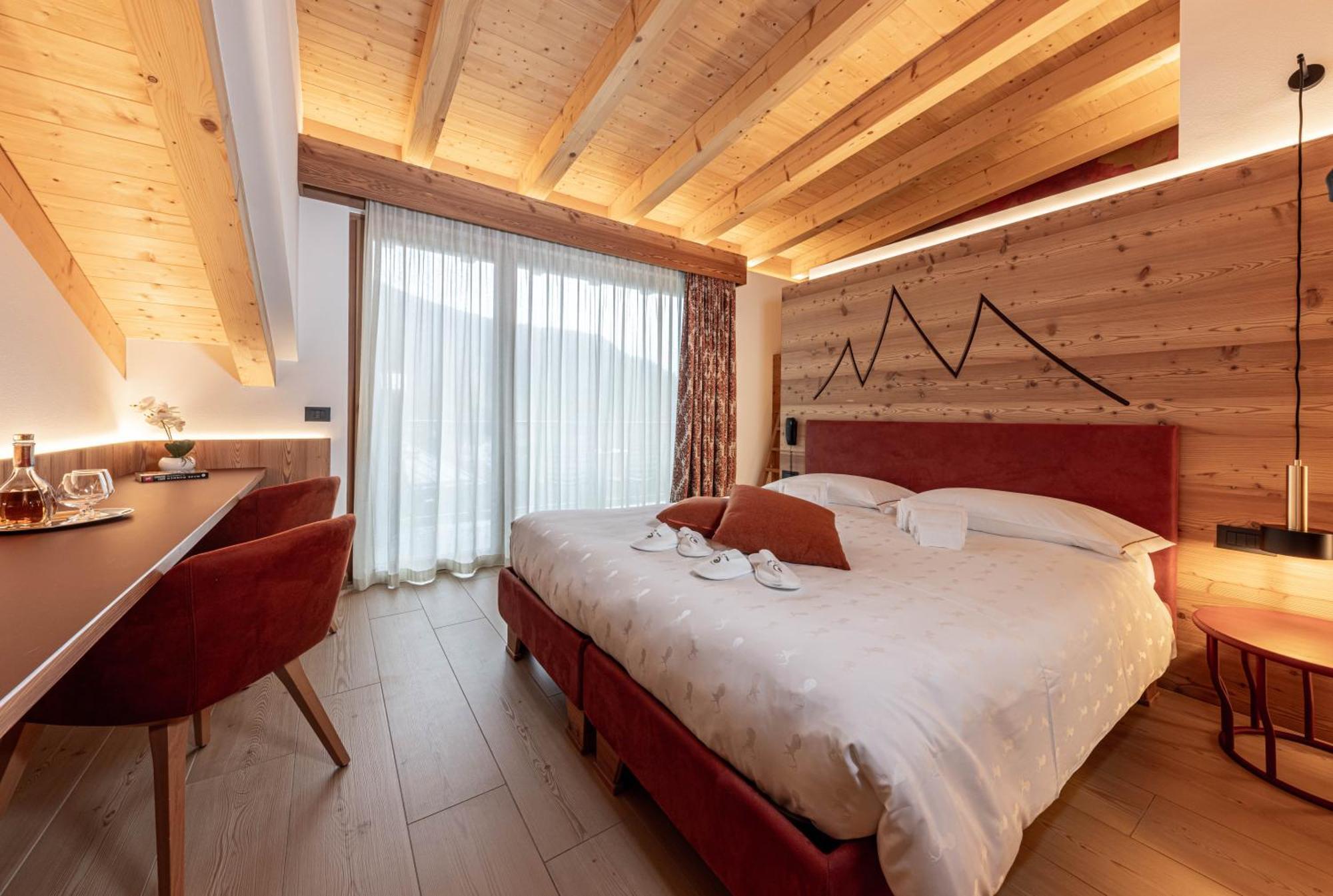 Hotel La Perla Andalo Bagian luar foto